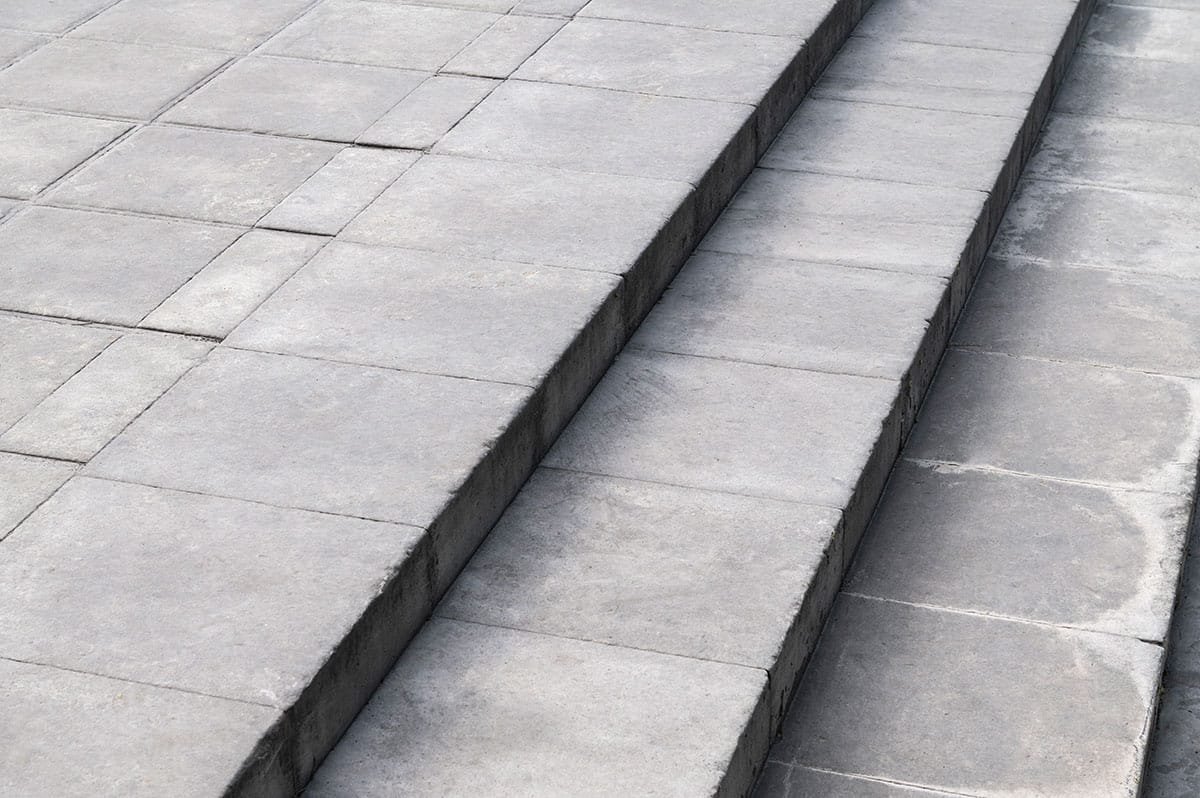 Concrete Patio vs Composite Deck Terre Haute: Cost & Upkeep