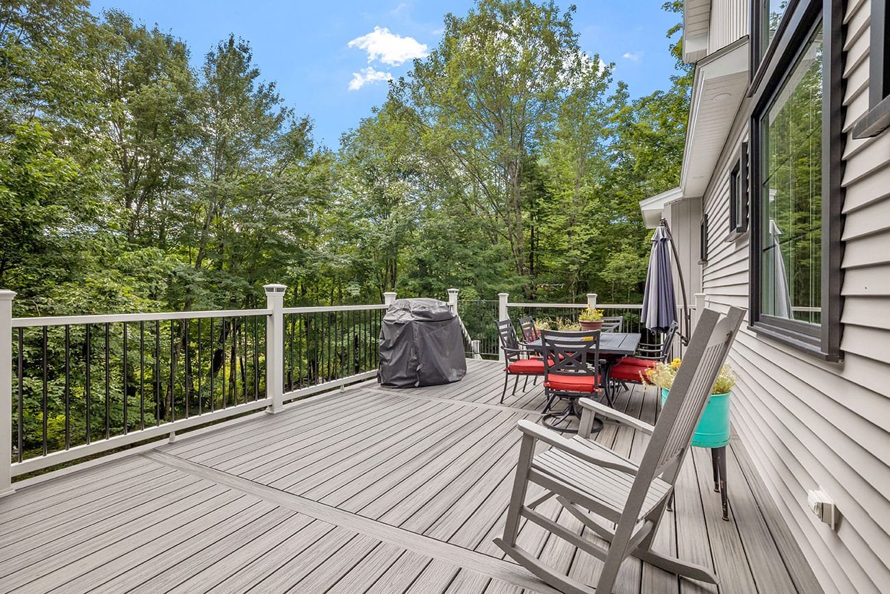 Composite Decking in Terre Haute, Indiana: Capped Composite & PVC Options